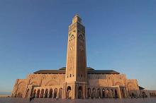 Imagen del minarete y la mezquita de Casablanca