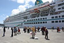 Cruceristas a bordo de un buque