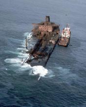 El Aegean Sea hundiéndose