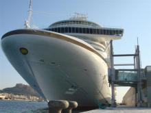 Alicante recibe al gigantesco PO Azura Imagen del PO Azura en Alicante
