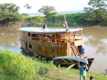 Foto de una embarcación de la compañía Amazon River