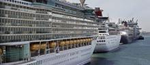Barcelona bate récord de cruceros Imagen de embarcaciones cruceros