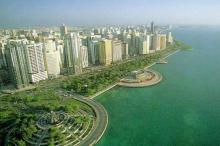 Imagen de la costa de Abu Dhabi, la ciudad más rica de los Emiratos Árabes