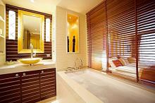 Imagen del baño de la suite del Hanseatic