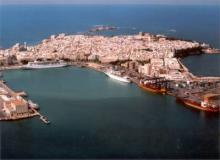 Imagen aérea del puerto de Cádiz