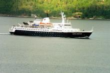 Imagen del buque Clipper Adventurer navegando