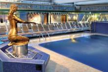 Imagen de una de las piscinas interiores del Costa Fortuna