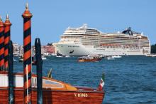Foto del MSC Magnifica entrando por Venecia