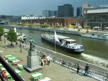 Imagen de un crucero fluvial por el canal de Bruselas