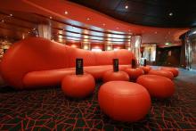 Imagen de los sofas de L'insolito Lounge