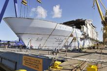 Foto del imponente casco del Allure of the seas