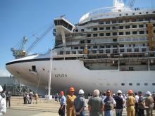 Imagen del PO Azura antes de su estreno