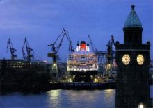 Imagen del Queen Mary 2 en los astilleros de Hamburgo