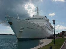 Foto del Pacific Princess amarrado