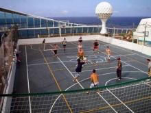 Cancha de baloncesto, voleibol o futbol del Explorer of the seas