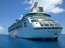 Imagen de una embarcación navegando por Panama