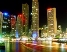 Imagen nocturna de la espectacular Singapur