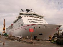 Fotografía del Volcan del Teide amarrado en puerto
