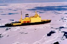 Imagen del Buque Kapitan Klebnikov surcando las aguas de la antartida
