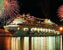 Los barcos se transforman para Navidades Foto de un buque en fin de año