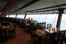 Las mesas situadas con vistas al exterior 