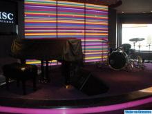 escenario del Purple jazz bar