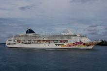 Imagen de la eslora del buque NOrwegian Sky