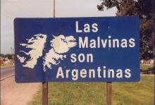 Singular cartel situado en las islas Malvinas