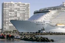 Imagen del Oasis of the seas llegando al puerto de Fort Lauderdale