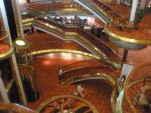 Imagen del atrium del Pullmantur Sovereign