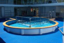 Jacuzzi exterior del barco Paul Gauguin Cruise