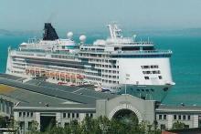 Fotografía de un buque de Pride of America