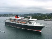 FOtografia del Queen Mary navegando por el pacífico