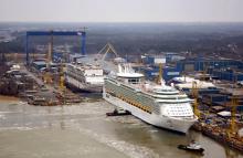 Foto del Allure y el Oasis of the seas en los astilleros de STX