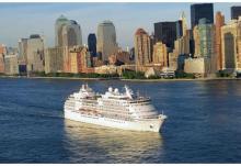 Imagen del Seven Seas partiendo de una ciudad estadounidense