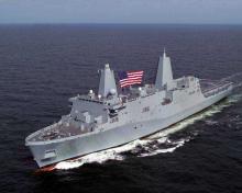 Imagen del buque USS NEw York Navegando por el océano atlántico