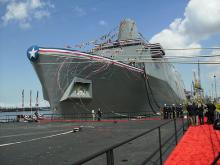 Foto del USS New York atracado en puerto