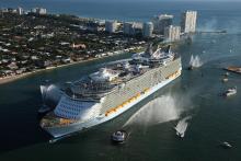 Viajes en crucero, más de un siglo de historia Foto del crucero más grande del Mundo, el Allure of the seas