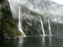 Vuelta al mundo en Costa Cruceros Foto de las cascadas de Nueva Zelanda