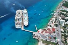 Oasis of the Seas junto al Freedom of the Seas en cozumel